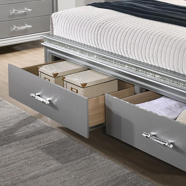 MADDIE E.King Bed, Silver